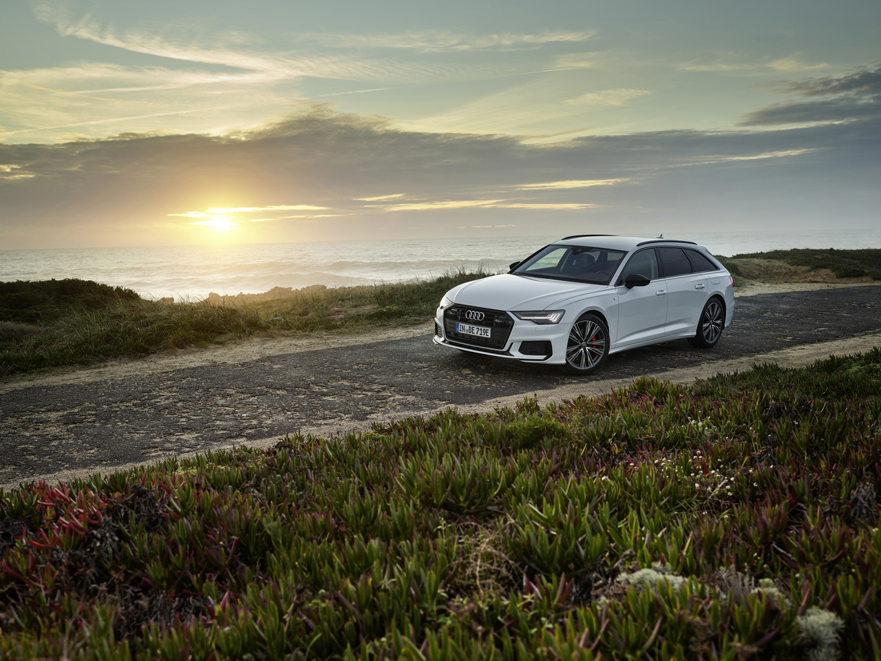 Audi News: Audi Oberklasse-Kombi jetzt als Plug-in-Hybrid: der neue A6 Avant TFSI e quattro.