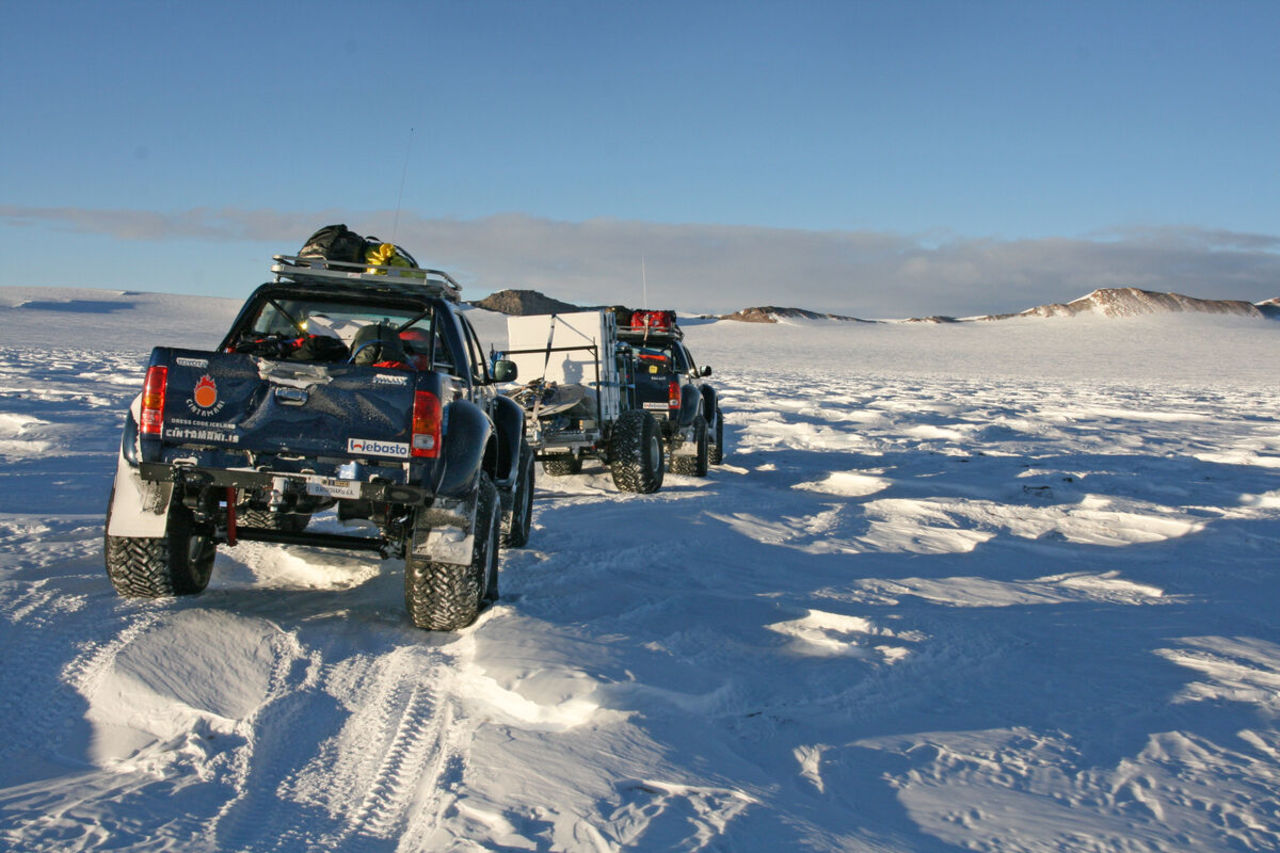 Toyota News: Der Hilux, der aus der Kälte kam: Dieser Toyota von Arctic Trucks bewältigt Eiswüsten.