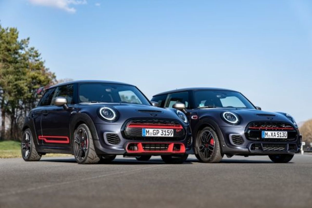 Mini News: Neue Sonderausstattung für den MINI John Cooper Works – Vom Rennsport inspiriert!