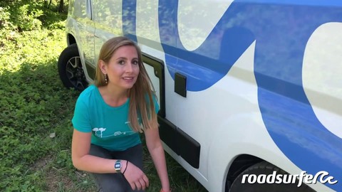 roadsurfer - Fiat Ducato Westfalia - Küche des roadsurfer Road House (BQ).jpg