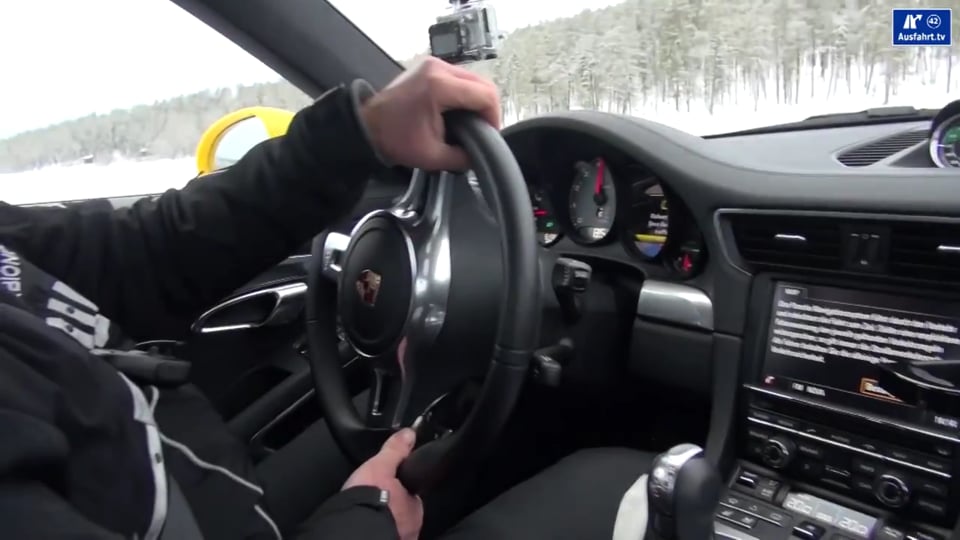 Wie driftet man richtig? Armin Schwarz im Porsche 911 Carrera 4S gibt 7 Minuten lang Antworten