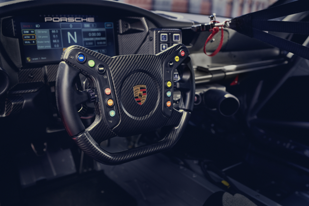 Stark, schnell, spektakulär: der neue Porsche 911 GT3 Cup.
