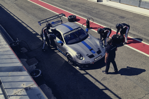 Porsche 911 GT3 Cup 2021 Boxenstopp.jpg