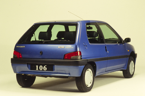 Komfort und Sicherheit seit 25 Jahren: Vom PEUGEOT 106 Premium bis zum vollelektrischen PEUGEOT e-208 GT