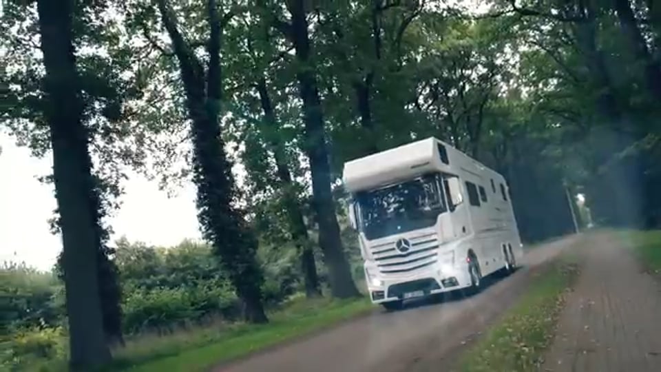 VARIOmobil Reisemobil Produktfilm VARIO Alkoven 1200 MB Actros 2542 LLL