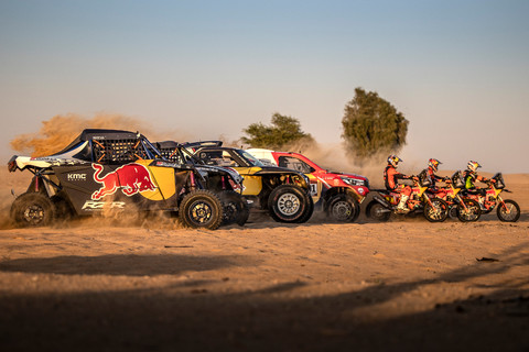 Rallye Dakar 2021 Test Red Bull Fahrzeuge.jpg