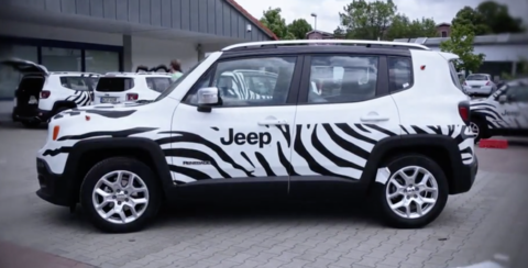 Jeep Renegade in black and white .png