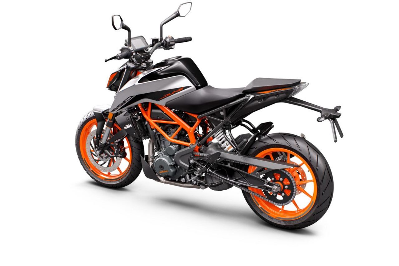 KTM präsentiert die KTM 125 DUKE und KTM 390 DUKE des Modelljahres 2021.