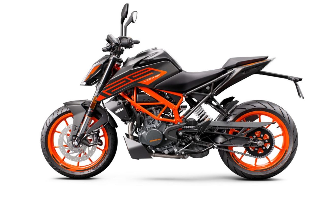 KTM präsentiert die KTM 125 DUKE und KTM 390 DUKE des Modelljahres 2021.
