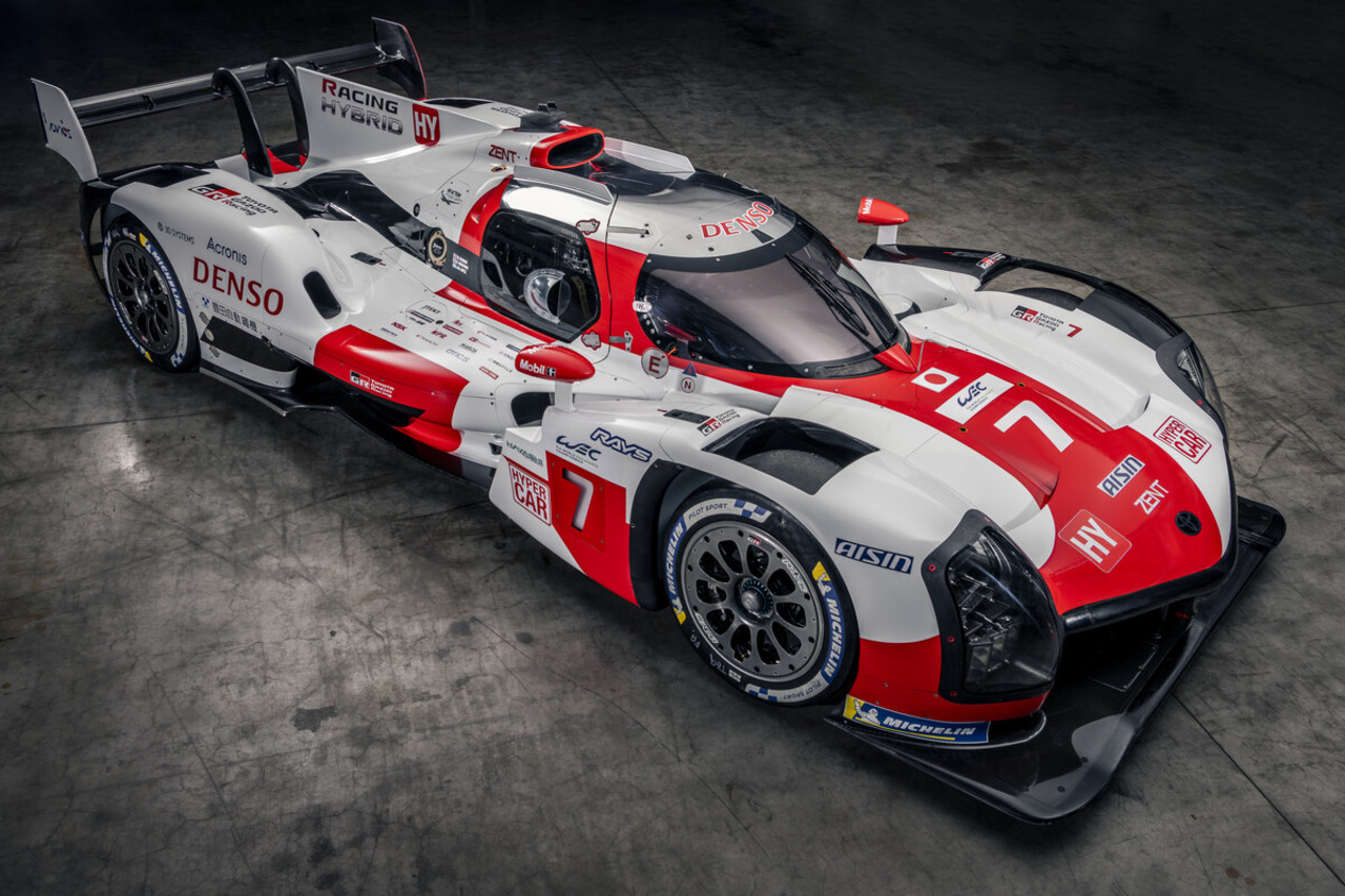 Toyota Gazoo Racing stellt neues Hypercar GR010 Hybrid vor...