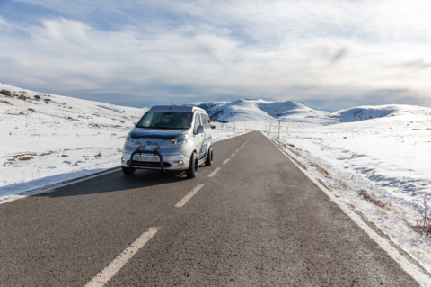 Nissan voll im Trend – der e-NV200 Winter Camper bringt Schwung in eisige Abenteuer.