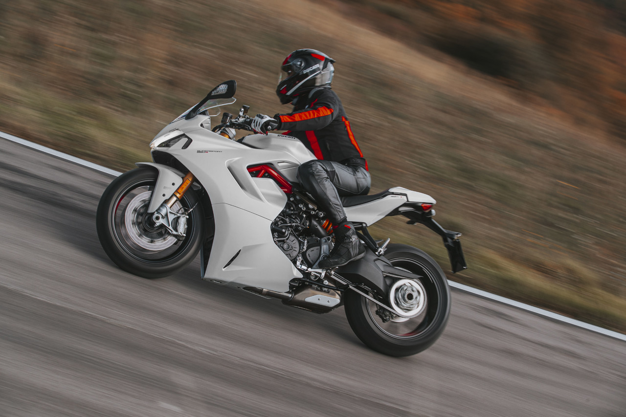 Produktionsstart der neuen SuperSport 950 in Borgo Panigale.