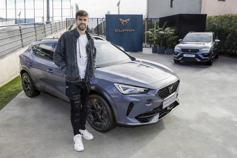 fc-barcelona Spieler Sergio Busquets 2021 Cupra.jpg