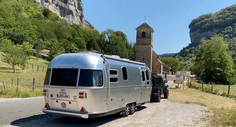 Mit dem Airstream 684 ins Jura und die Provence.JPG