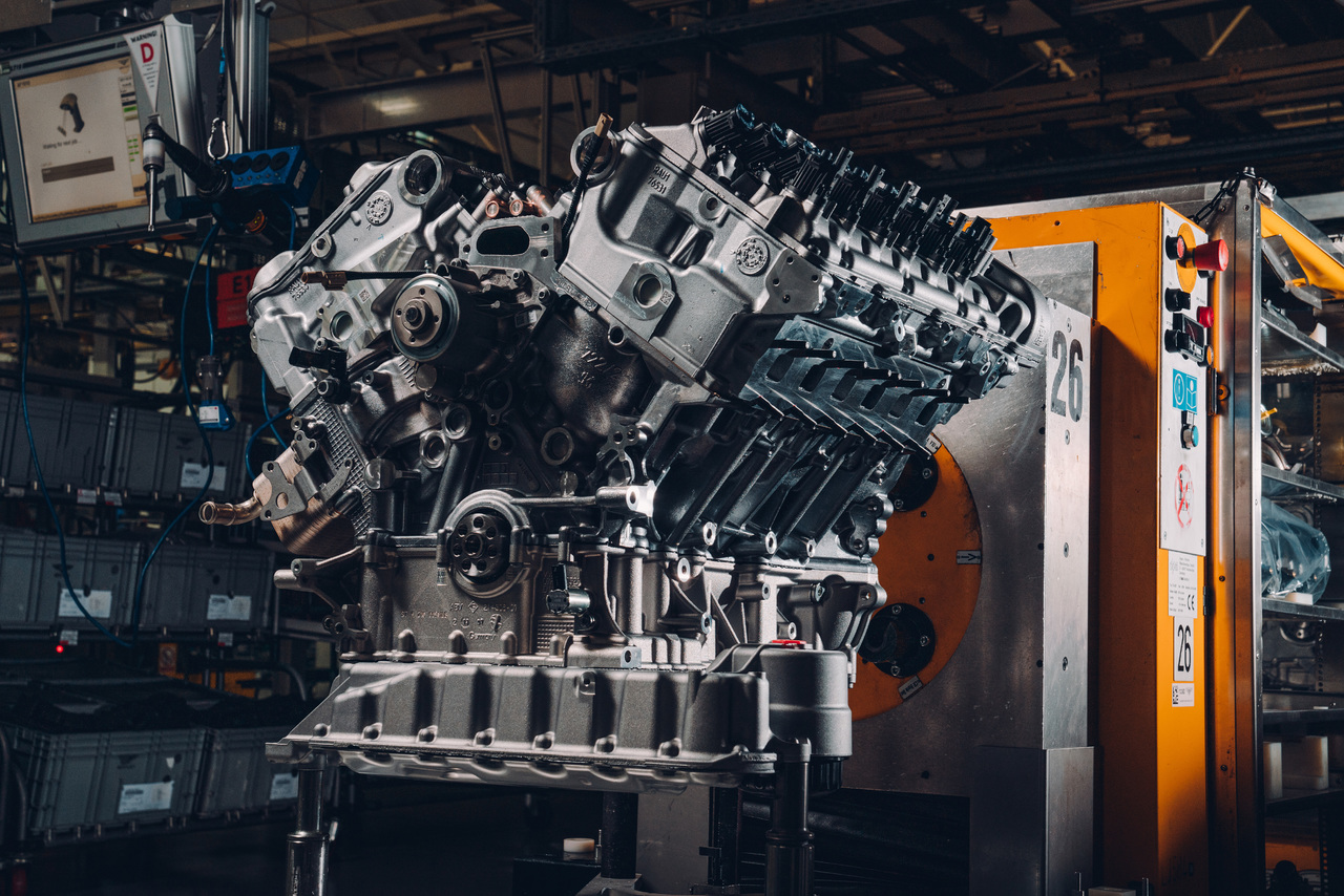 ERSTER BACALAR W12-MOTOR FÜR KUNDEN SCHLIESST TESTPHASE AB,
