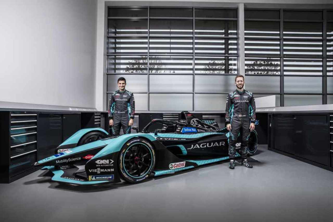 JAGUAR RACING BEREIT FÜR DIE SIEBTE SAISON DER FORMEL E UNTER DEM LICHT IN SAUDI ARABIEN.