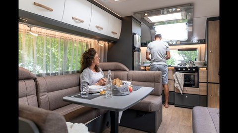 Dethleffs Beduin Scandinavia Wohnwagen (BQ).jpg
