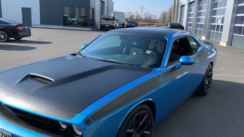 ROLL OUT Martin mit dem Challenger T_A HEMI (BQ).jpg