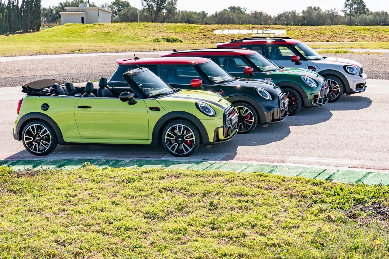 Performance liegt in der Familie: Die MINI John Cooper Works Modelle.