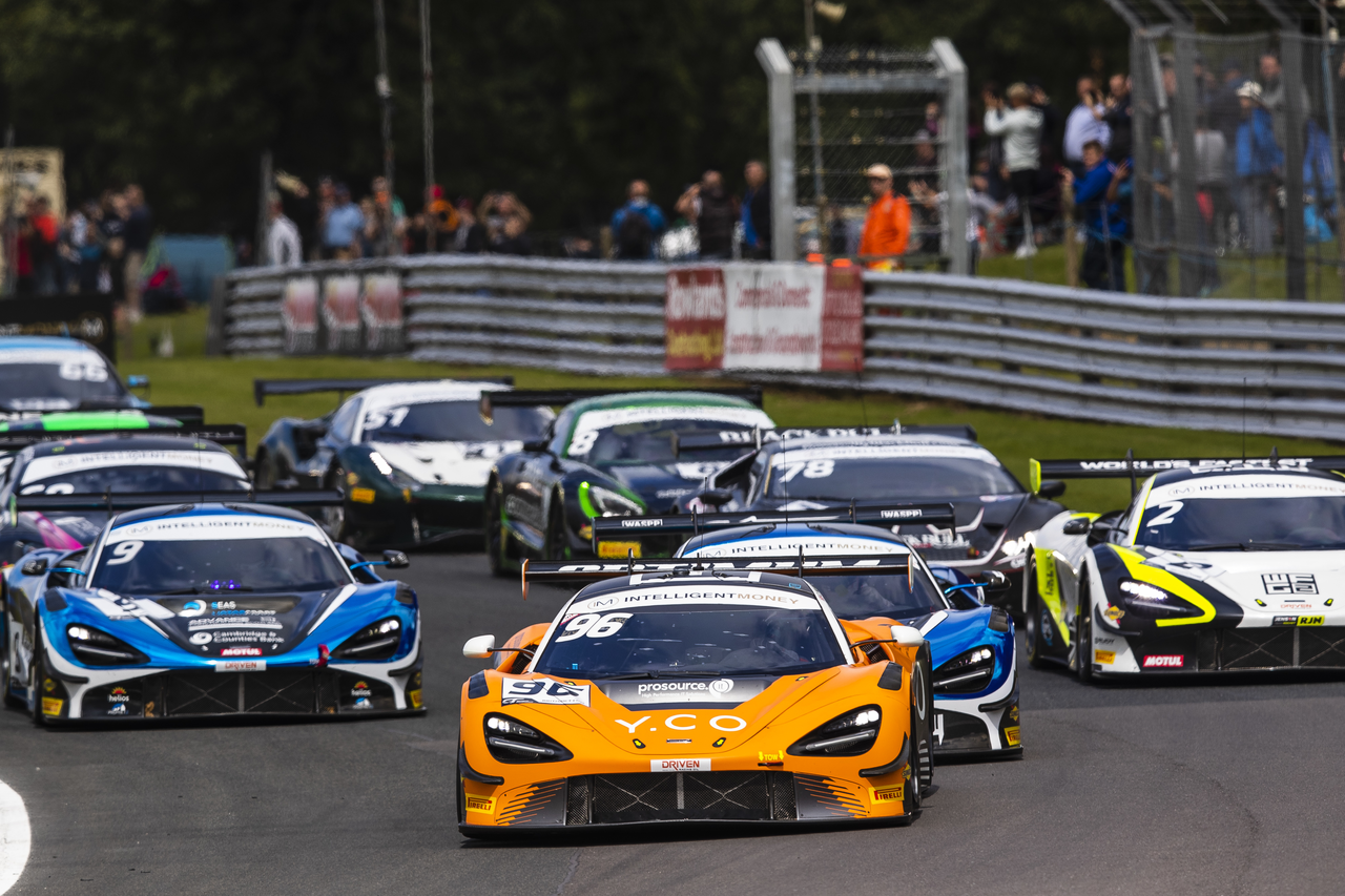 McLaren Automotive baut die Beziehung zur British GT Championship weiter aus, während Customer Racing Teams um Titel kämpfen.