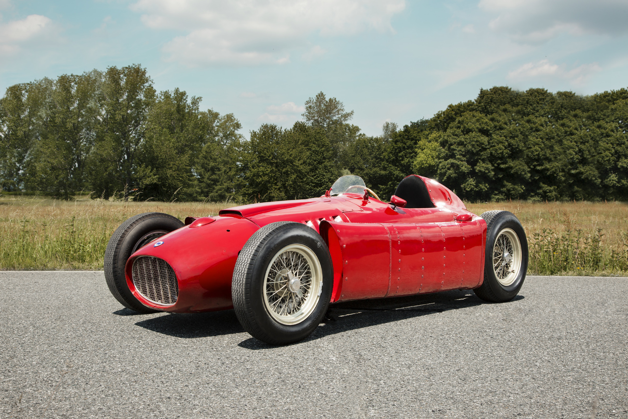 Formel-1-Klassiker Lancia D50 und Rennfahrerlegende Alberto Ascari im Turiner Parco del Valentino geehrt