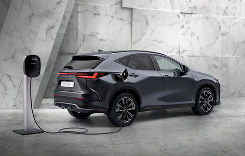 Neuer Lexus NX: Erstes Lexus Modell mit Plug-in-Hybridantrieb.