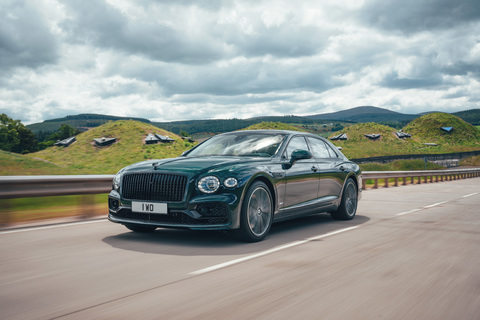 Die beste Luxuslimousine der Welt wird "grüner" – der neue Bentley Flying Spur Hybrid.