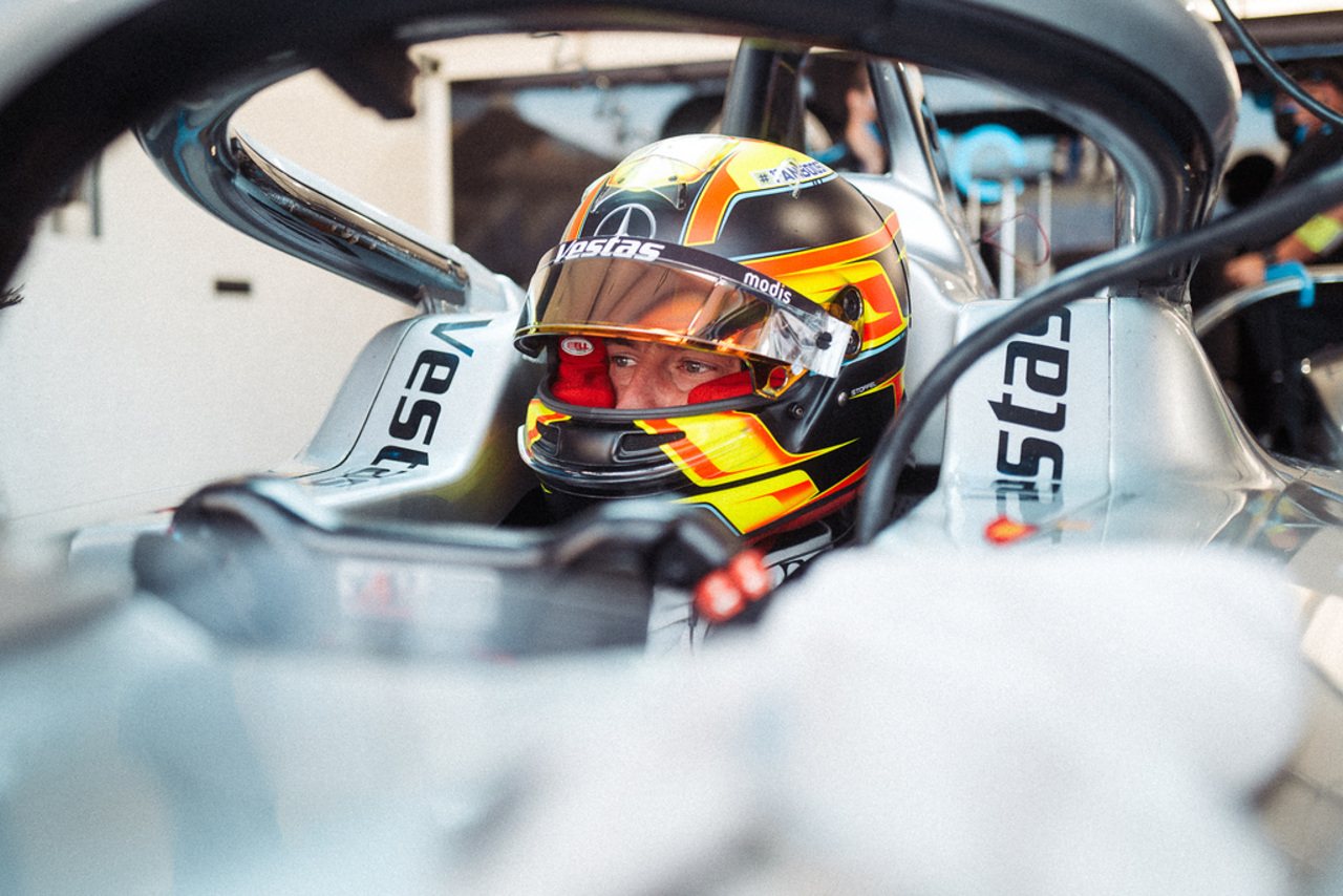 ABB Formel E – Erfolgreicher Saisonabschluss: Mercedes-EQ Formel E Team gewinnt die Fahrer- und Team-Weltmeisterschaft.