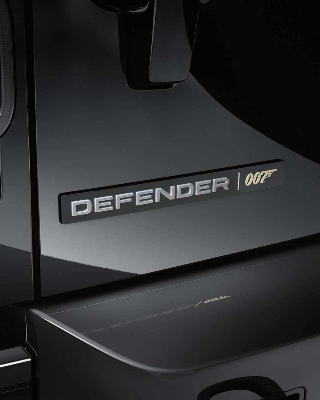 Neuer 007-Kinohit "Keine Zeit zu sterben" liefert die Inspiration zum exklusiven Sondermodell Land Rover Defender V8 Bond Edition.