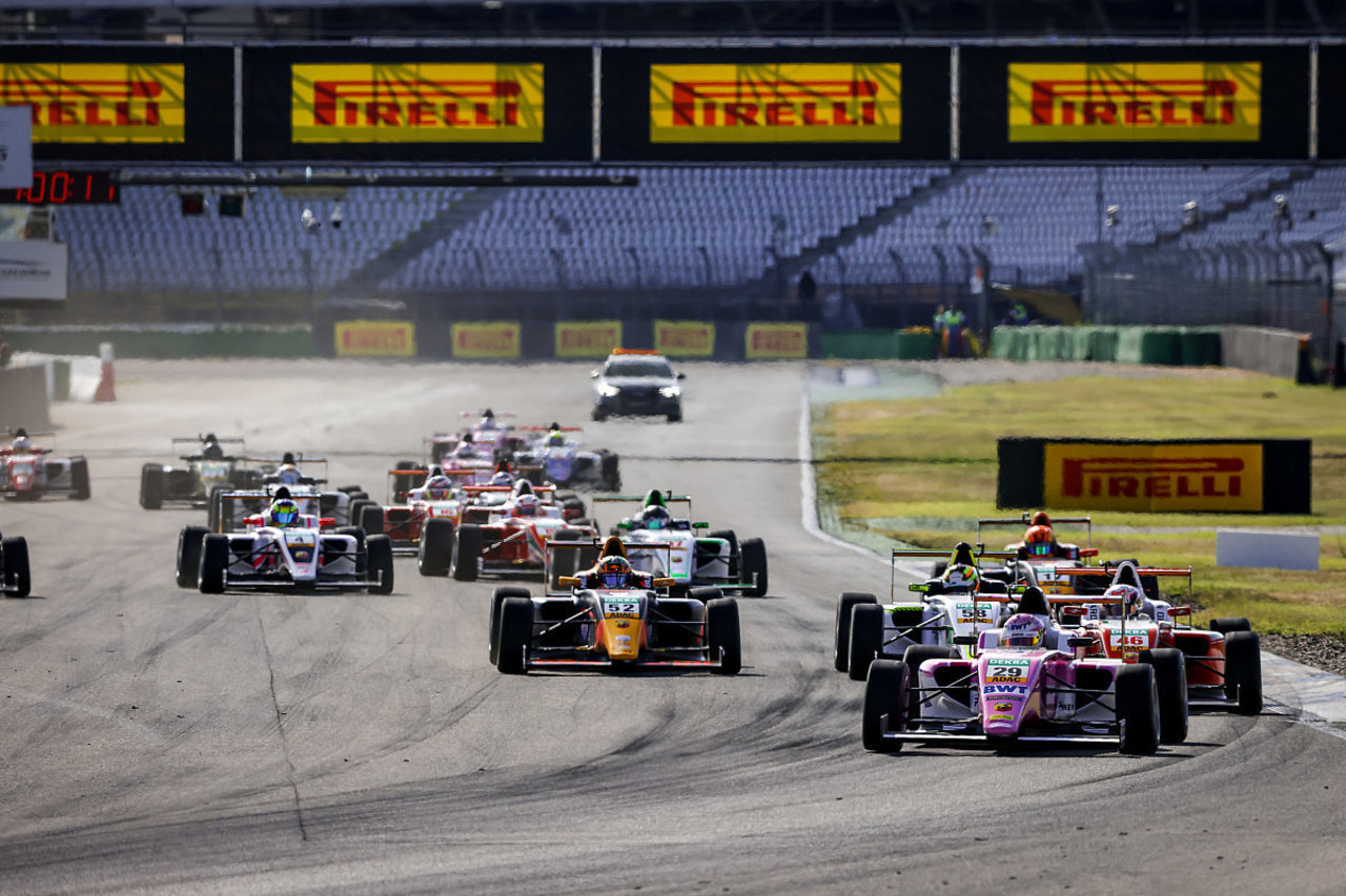 Runde 3 der ADAC F4 Meisterschaft Powered by Abarth auf dem Hockenheimring: Siege für Bärmann, Tramnitz und Bedrin...