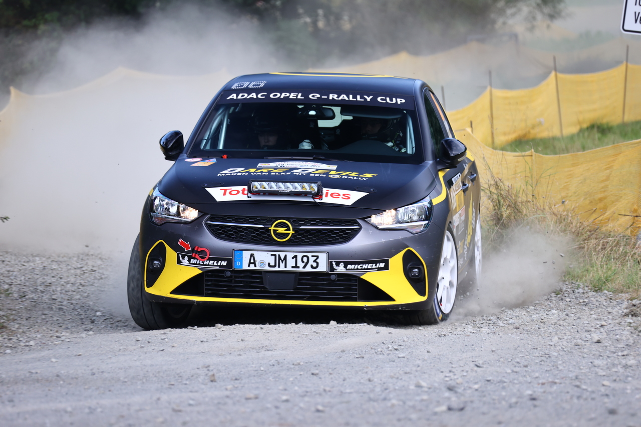 Schneller Stromer: Opel Corsa-e Rally mit elektrisierender Debütsaison.