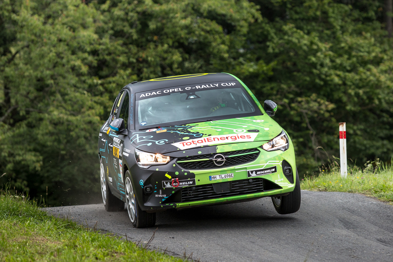 Schneller Stromer: Opel Corsa-e Rally mit elektrisierender Debütsaison.