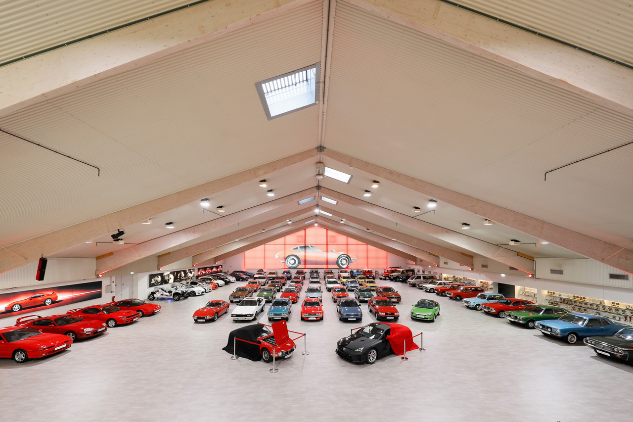 Einzigartige Toyota Sammlung feiert sportliches Jahresfinale mit GR Modellen.