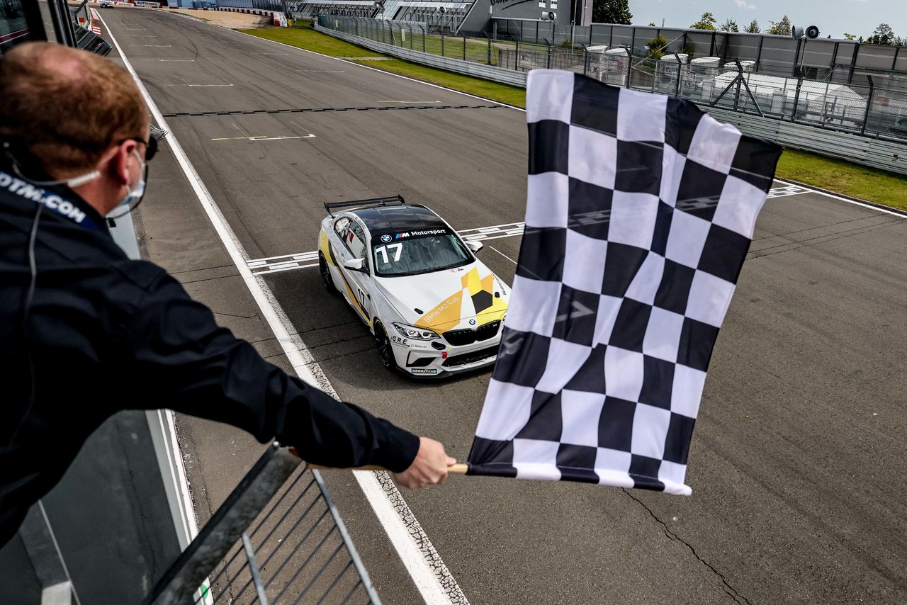 BMW M2 Cup geht in der Saison 2022 erneut an sechs Rennwochenenden im Rahmenprogramm der DTM an den Start.