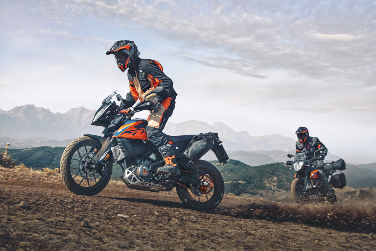 ABENTEUER FÜR JEDEN ANSPRUCH: DIE NEUE KTM 390 ADVENTURE JETZT MIT NOCH MEHR SPIRIT.