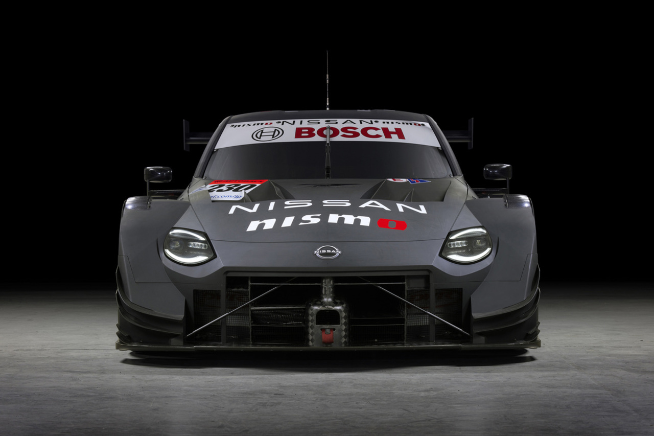 Nissan und NISMO enthüllen Nissan Z GT500-Rennwagen für die Super GT-Serie.