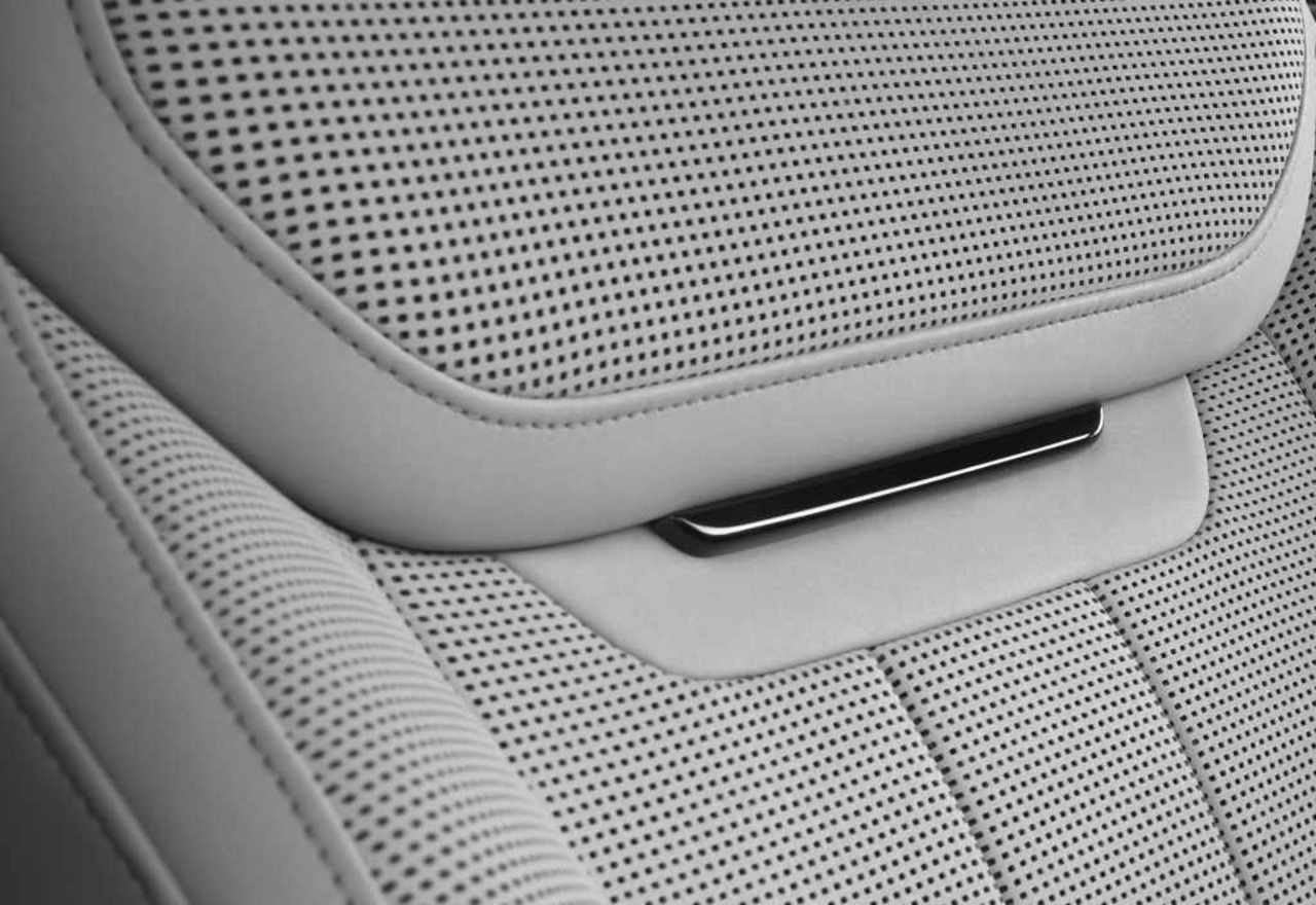 DER NEUE RANGE ROVER SV: WIE INNOVATIVE UND ERLESENE MATERIALIEN DEN MODERNEN LUXUS VON SPECIAL VEHICLE OPERATIONS DEFINIEREN.