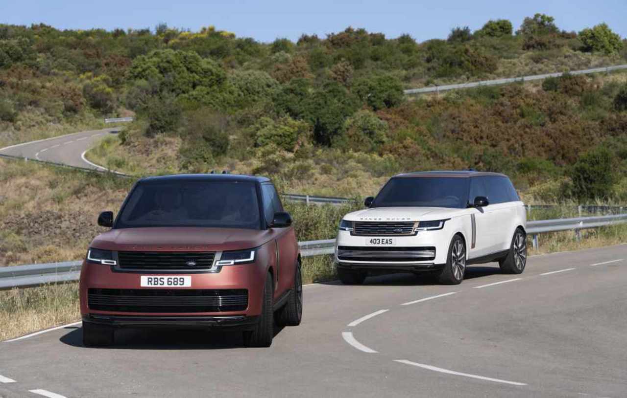 DER NEUE RANGE ROVER SV: WIE INNOVATIVE UND ERLESENE MATERIALIEN DEN MODERNEN LUXUS VON SPECIAL VEHICLE OPERATIONS DEFINIEREN.