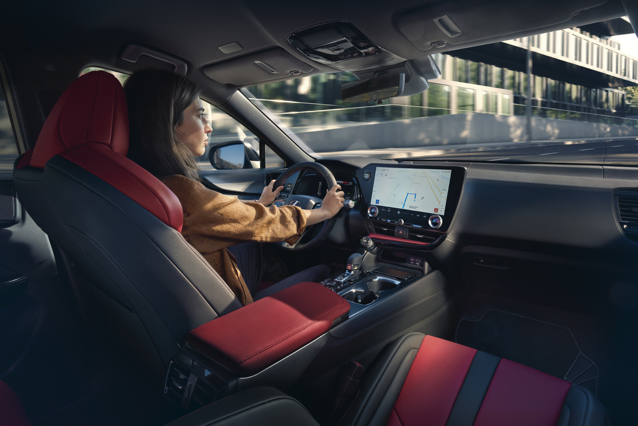 Volle Kontrolle an Bord des neuen Lexus – NX Tazuna-Konzept rückt Fahrer in den Mittelpunkt.