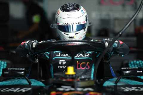 Jaguar TCS_Racing_Diriyah_Sam_Bird 2022 Rennen 1.jpg