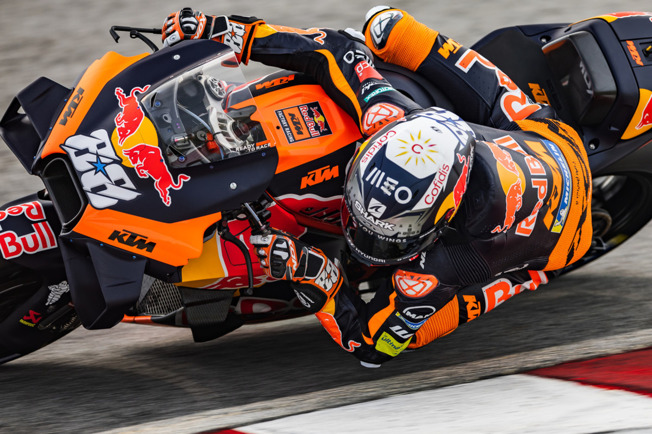 KTM SAMMELT BEIM SEPANG-TEST DIE ERSTEN STRECKENKILOMETER DER MOTOGP™ 2022.