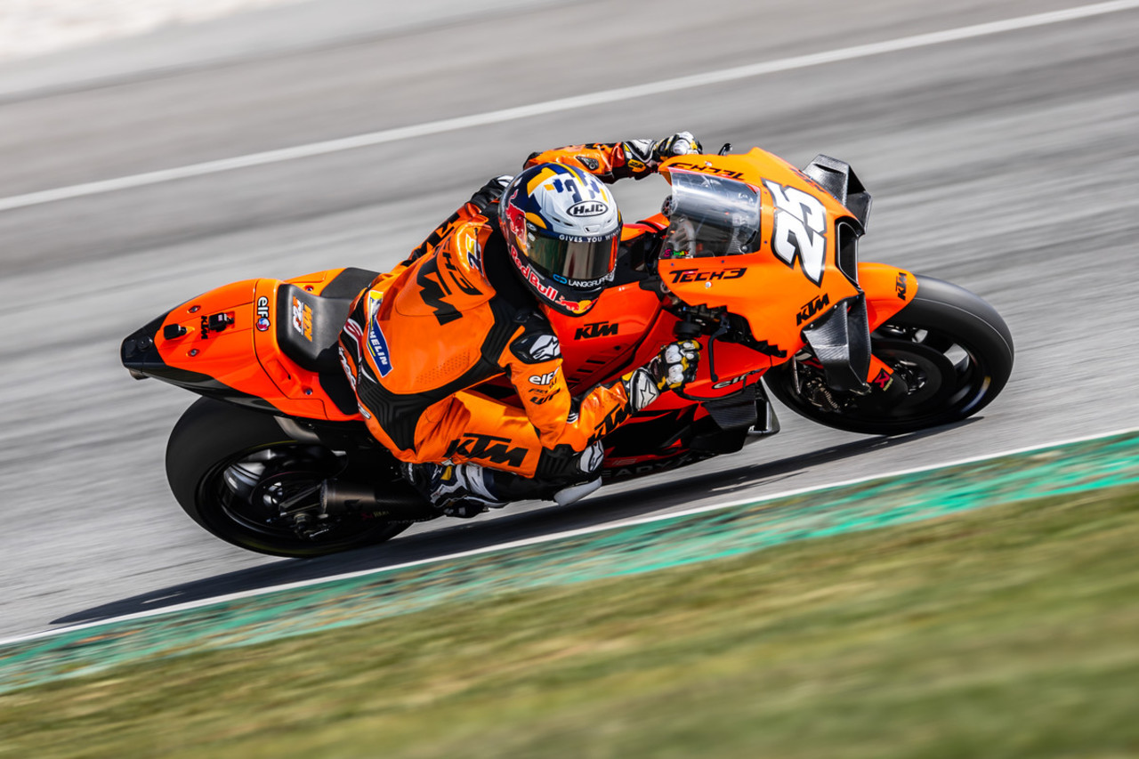 KTM SAMMELT BEIM SEPANG-TEST DIE ERSTEN STRECKENKILOMETER DER MOTOGP™ 2022.