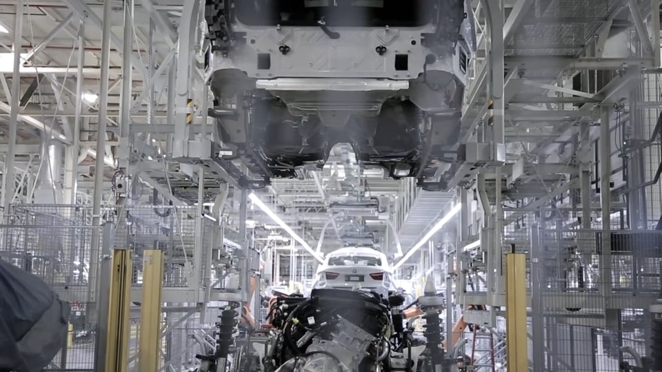 Der Countdown läuft: erste Vorserienmodelle des BMW X7 in den USA vom Band gelaufen.