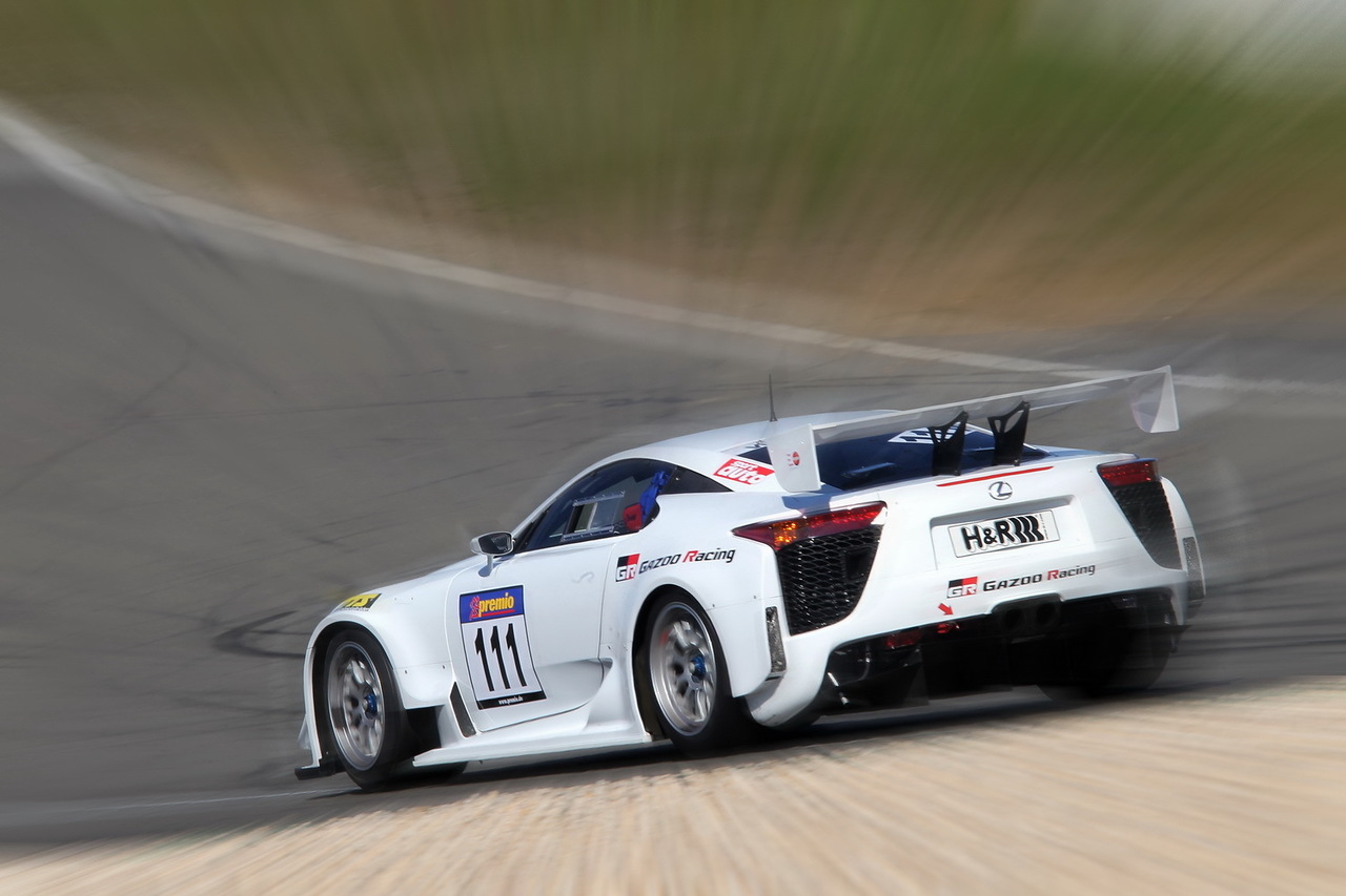 100 beeindruckende Fakten: Mit dem Lexus LFA wurde der Supersportwagen neu definiert.