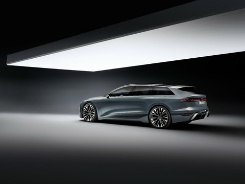 Audi A6 Avant e-tron 2022 Konzept-Fahrzeug.jpg