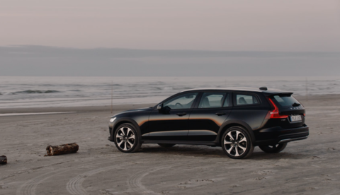 Volvo V60 Cross Country 2022.png
