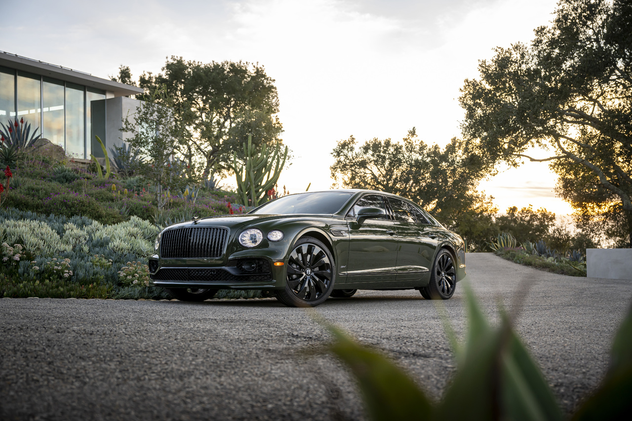 FLYING SPUR HYBRID ALS BISHER EFFIZIENTESTER BENTLEY ZERTIFIZIERT.