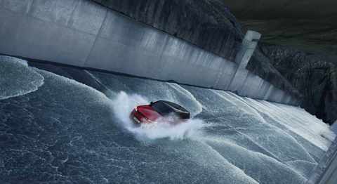 Range Rover Sport 2022 Premiere Sensation Bezwing von Talsperre.jpg