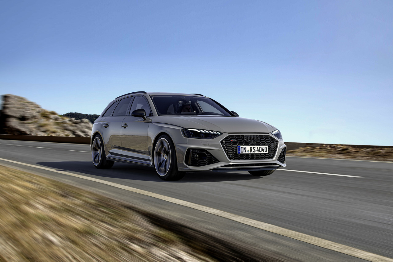 Gesteigerte Emotionen: die neuen competition-Pakete für den Audi RS 4 Avant und Audi RS 5.