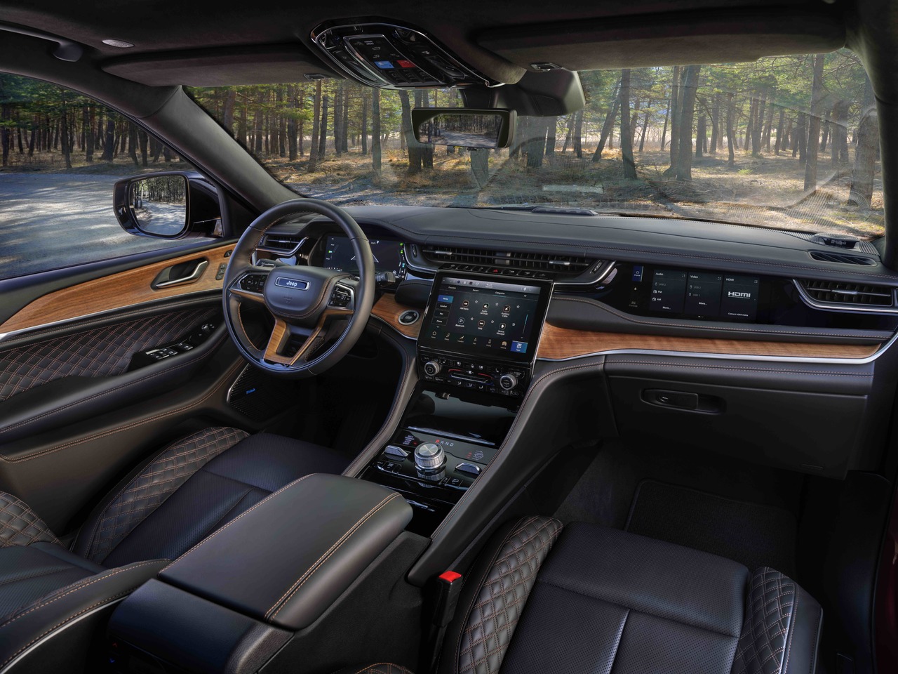 Bestellungen für die gesamte Palette des neuen Jeep® Grand Cherokee 4xe Plug-in-Hybrid sind ab sofort möglich.